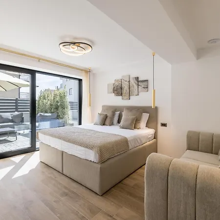 Lavea トロギール