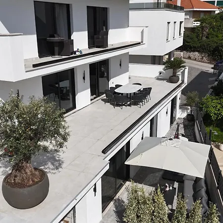 Lavea Apartman