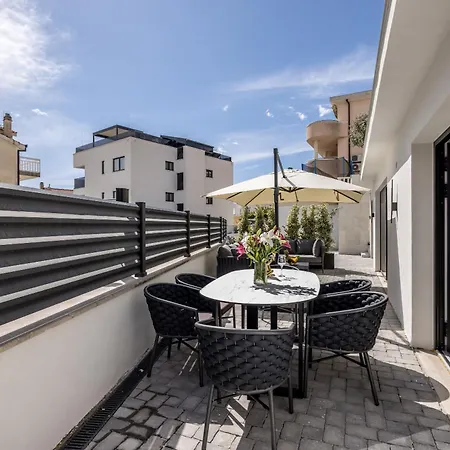 Lavea Apartment